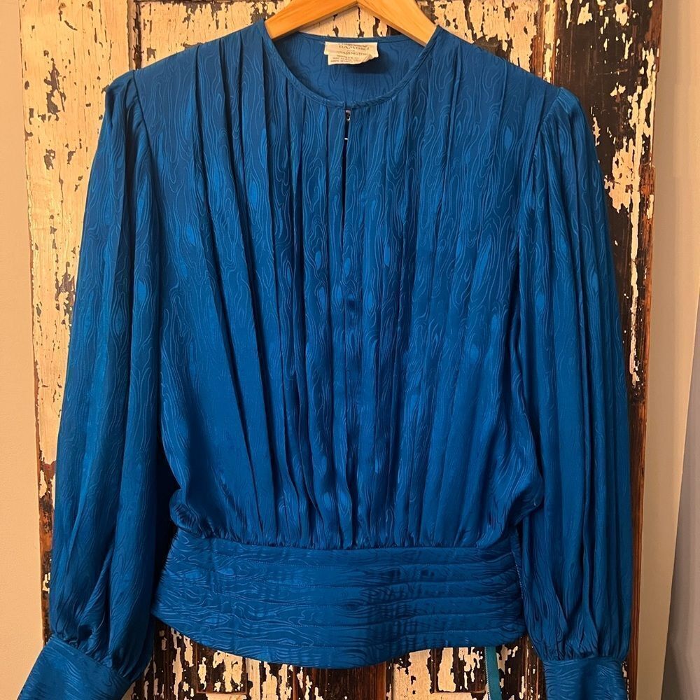 Vintage silk Francesca Damon for Starlington Blouse. Women’s size 8 Hong Kong.